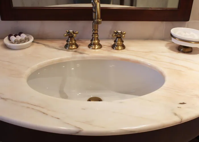 L'attico Del Centro 住宿加早餐酒店 4*