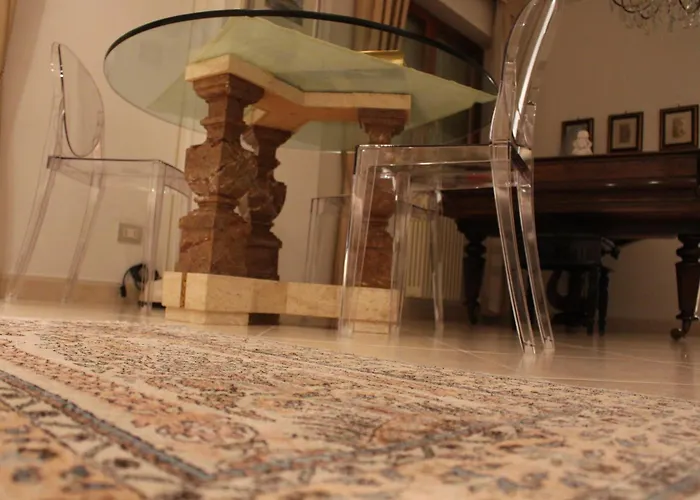 L'attico Del Centro 住宿加早餐酒店 4*